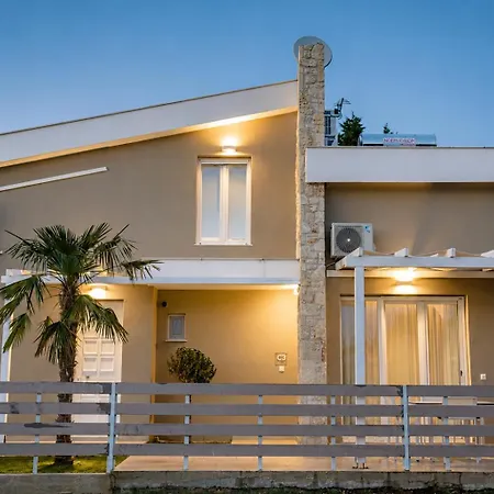 Casale Luxury House - Luxury Garden Maisonettes *