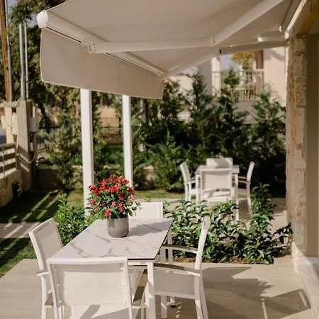 Semesterbostad Casale Luxury House - Luxury Garden Maisonettes