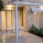 Casale Luxury House - Luxury Garden Maisonettes Semesterbostad *